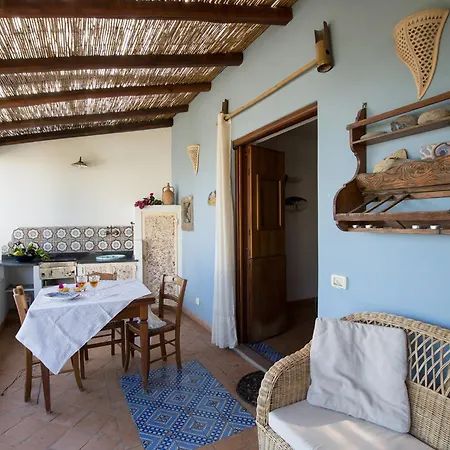 Casa Pompelmo ليباري